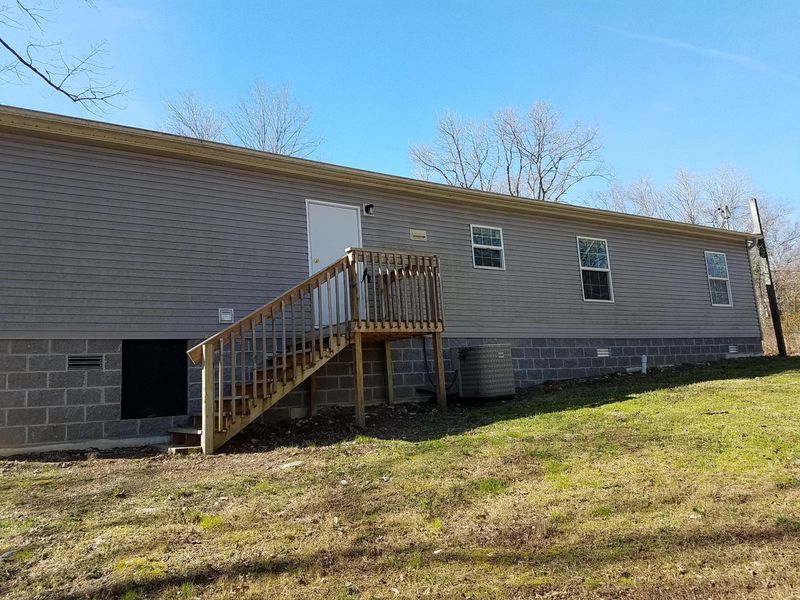 222 Clear Springs Rd, Harriman, TN 37748