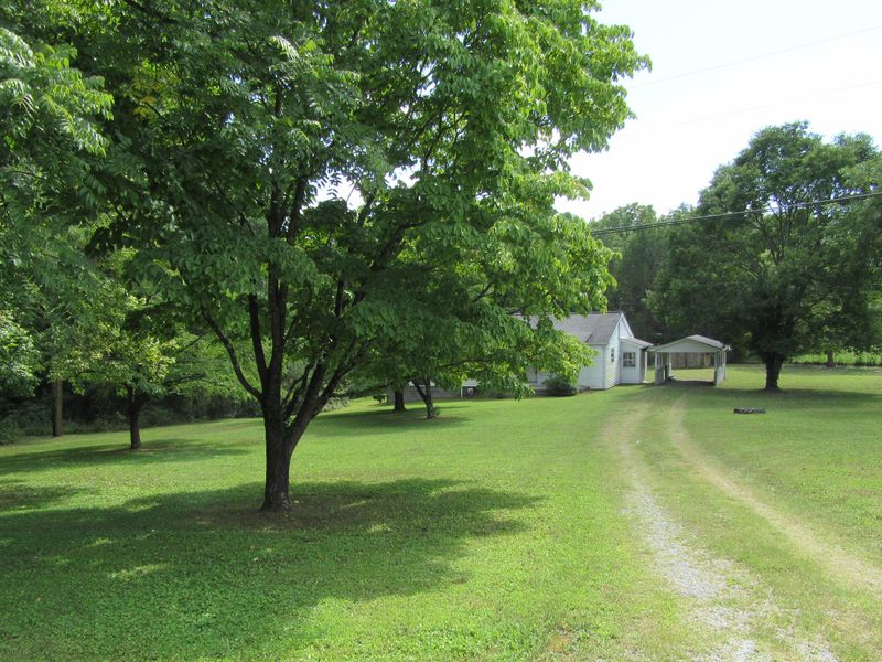 222 Cross Pike Rd, Clinton, TN 37716