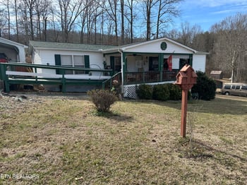 222 E Cumberland Ln, Speedwell, TN 37870