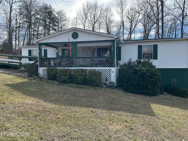 222 E Cumberland Ln, Speedwell, TN 37870