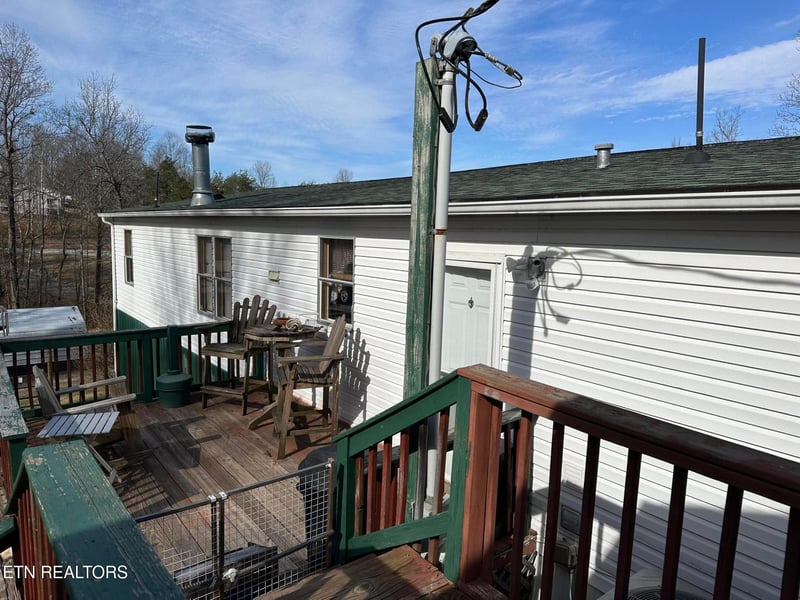 222 E Cumberland Ln, Speedwell, TN 37870