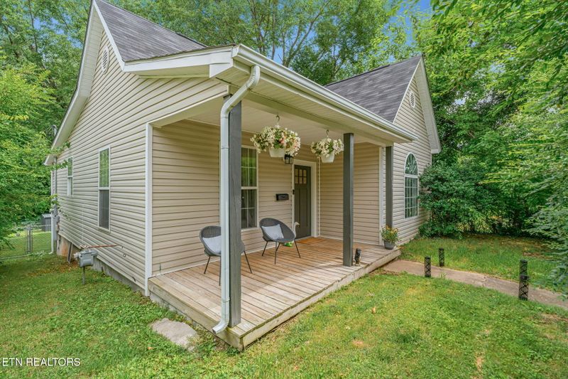 222 E Oldham Ave, Knoxville, TN 37917