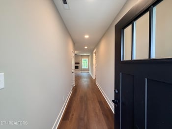 222 English Oak Ln, Lenoir City, TN 37771