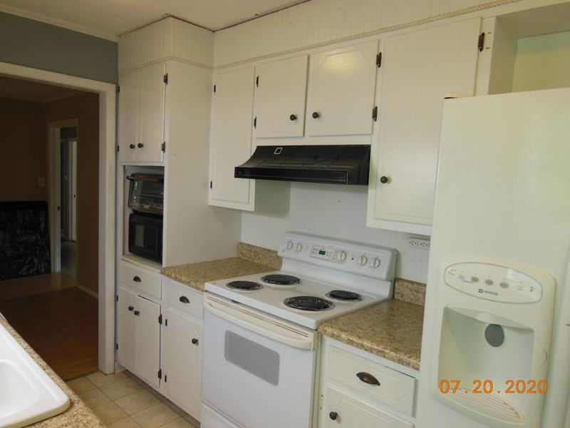 222 Henry St, Madisonville, TN 37354