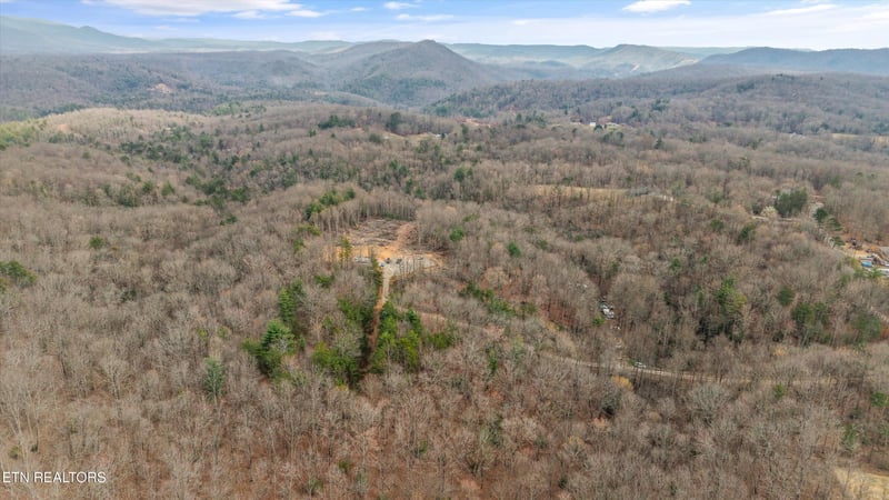 222 Heritage Hills Rd, Harriman, TN 37748