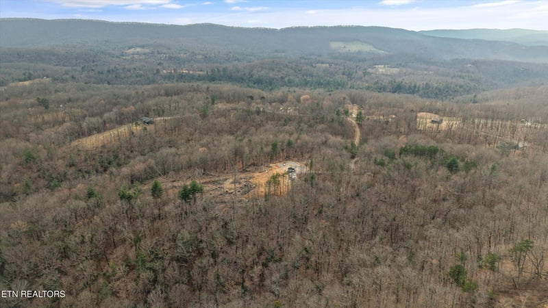 222 Heritage Hills Rd, Harriman, TN 37748
