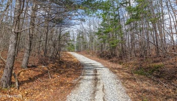 222 Heritage Hills Rd, Harriman, TN 37748