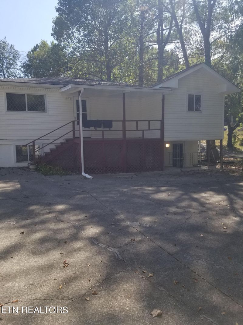 222 Manhattan Ave, Oak Ridge, TN 37830