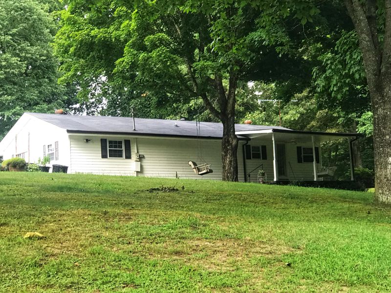 222 Medlin Ln, Walland, TN 37886