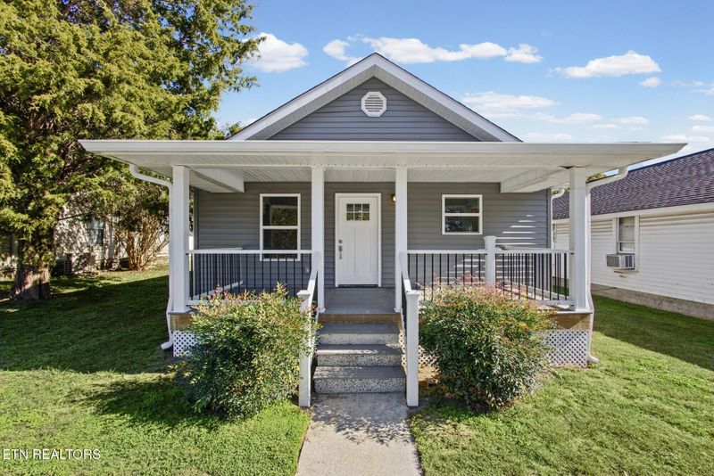 222 Morgan Ave, Harriman, TN 37748