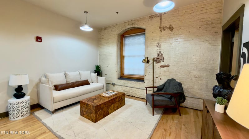 222 N Central St #104, Knoxville, TN 37917