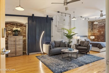 222 N Central St #106, Knoxville, TN 37917