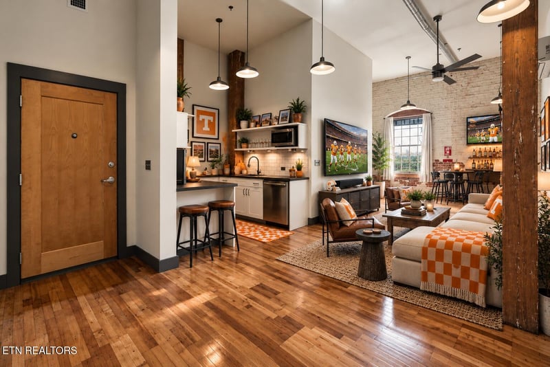 222 N Central St #305, Knoxville, TN 37917
