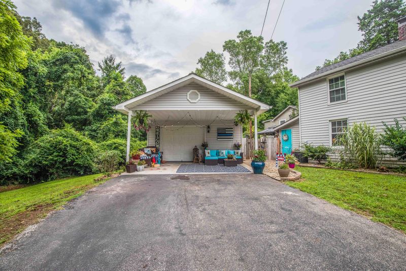 222 Oak Rd, Norris, TN 37828