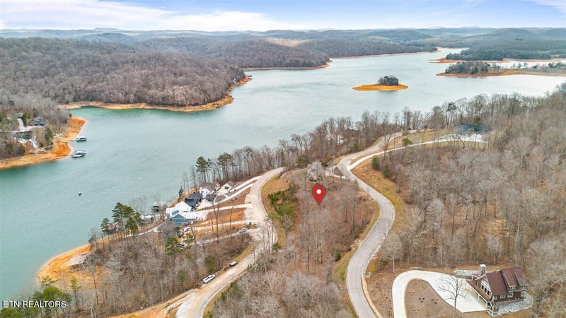 222 Suncrest Cv, Lafollette, TN 37766