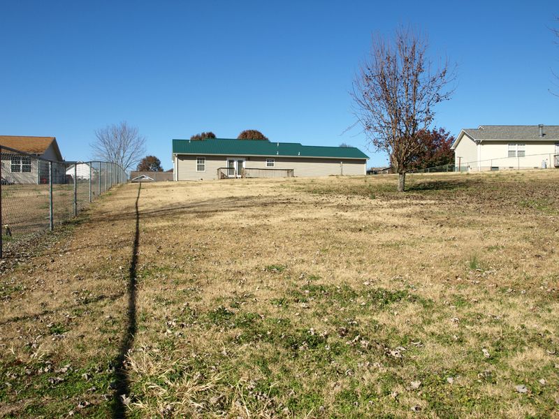 222 Twin Ridges Dr, Maryville, TN 37804