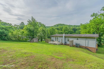 222 Walden Ave, Oliver Springs, TN 37840