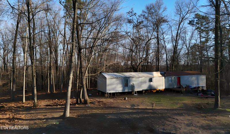 222 White Pine Rd, Harriman, TN 37748