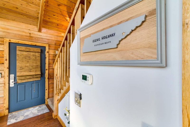 2220 Hideaway Way, Sevierville, TN 37876