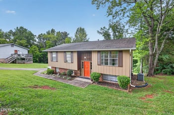 2220 Highland Rd, Maryville, TN 37801