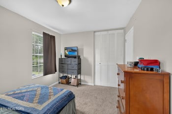 2220 Highland Rd, Maryville, TN 37801