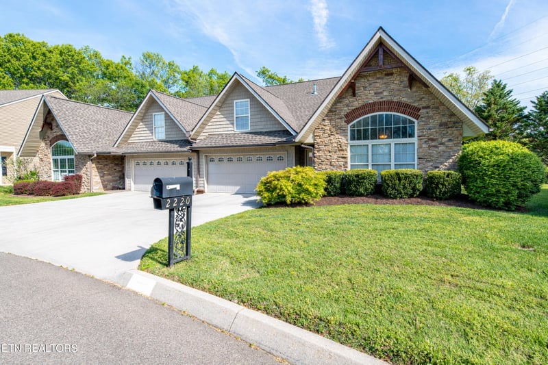 2220 Mccampbell Wells Way, Knoxville, TN 37924