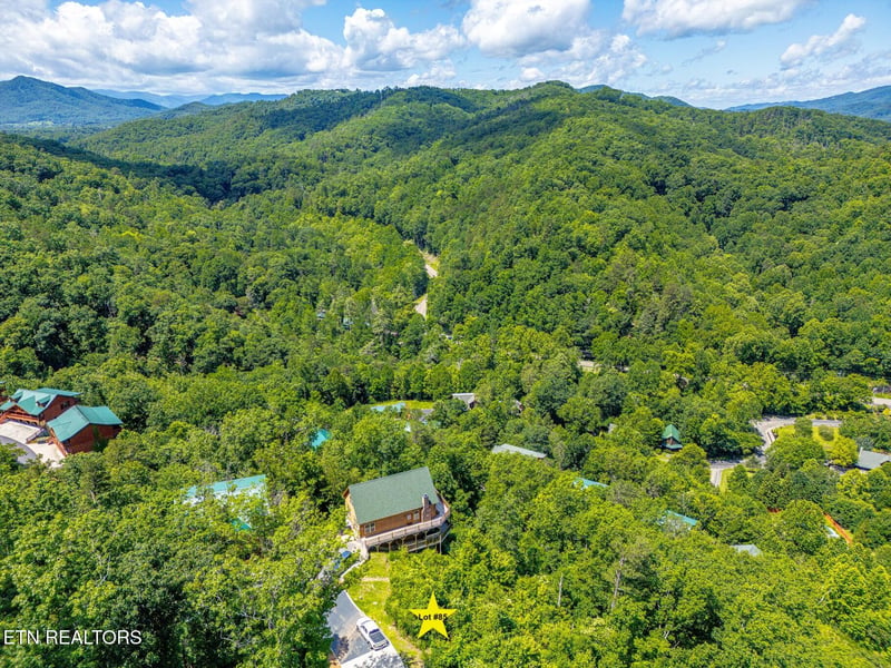 2220 Smoky Overlook Way, Sevierville, TN 37862