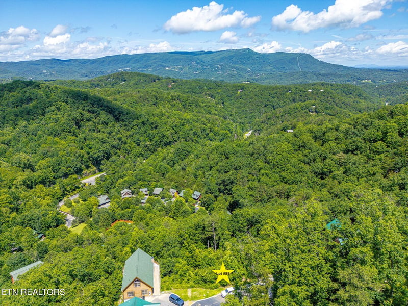 2220 Smoky Overlook Way, Sevierville, TN 37862