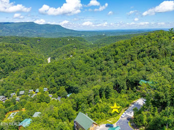2220 Smoky Overlook Way, Sevierville, TN 37862