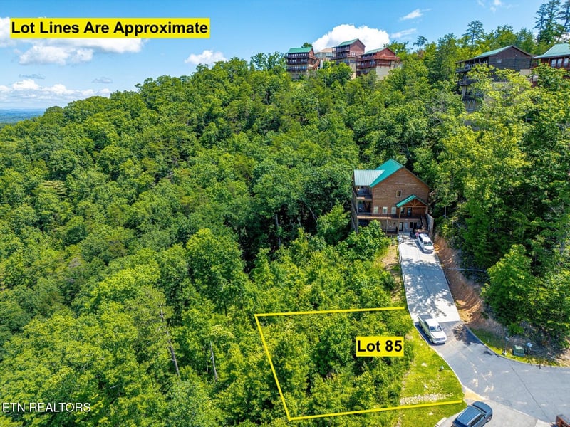 2220 Smoky Overlook Way, Sevierville, TN 37862