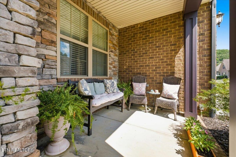 2220 Villa Garden Way, Knoxville, TN 37932