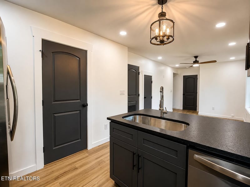 2221 Bernhurst Dr, Knoxville, TN 37918