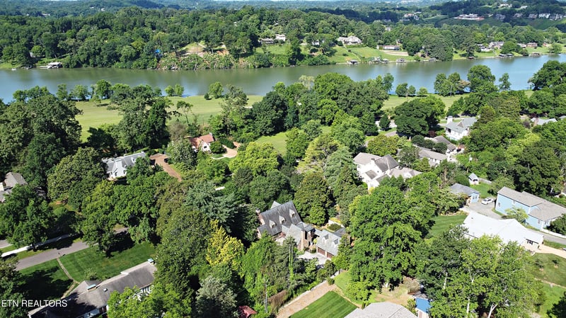 2221 Cherokee Blvd, Knoxville, TN 37919
