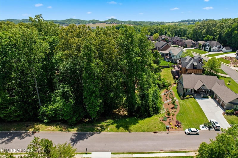 2221 Viewcrest Ln, Knoxville, TN 37932