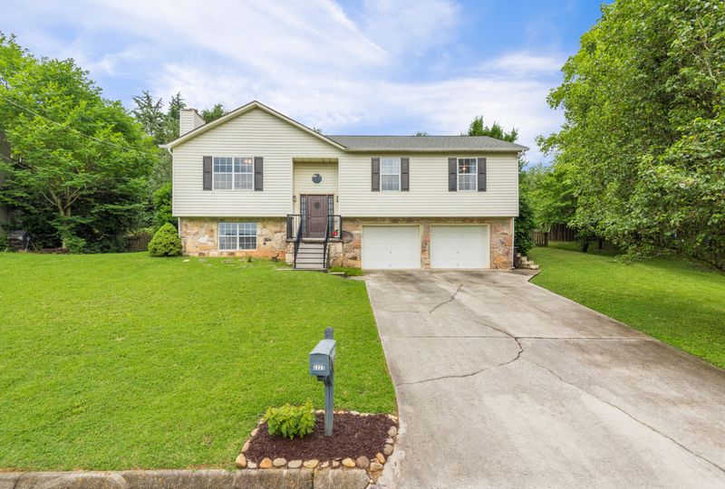 2221 Windbrook Rd, Knoxville, TN 37923