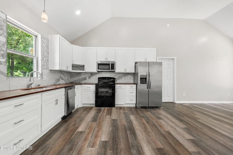 2222 Bales Rd, Knoxville, TN 37914