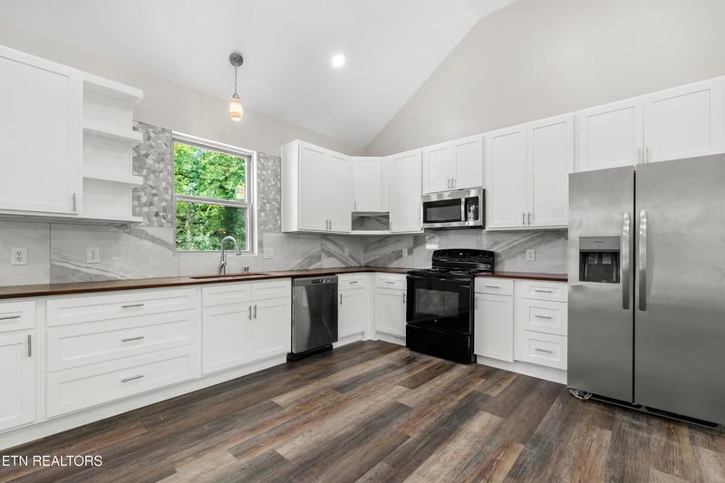 2222 Bales Rd, Knoxville, TN 37914