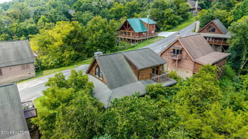 2223 Eagle Feather Dr, Sevierville, TN 37876