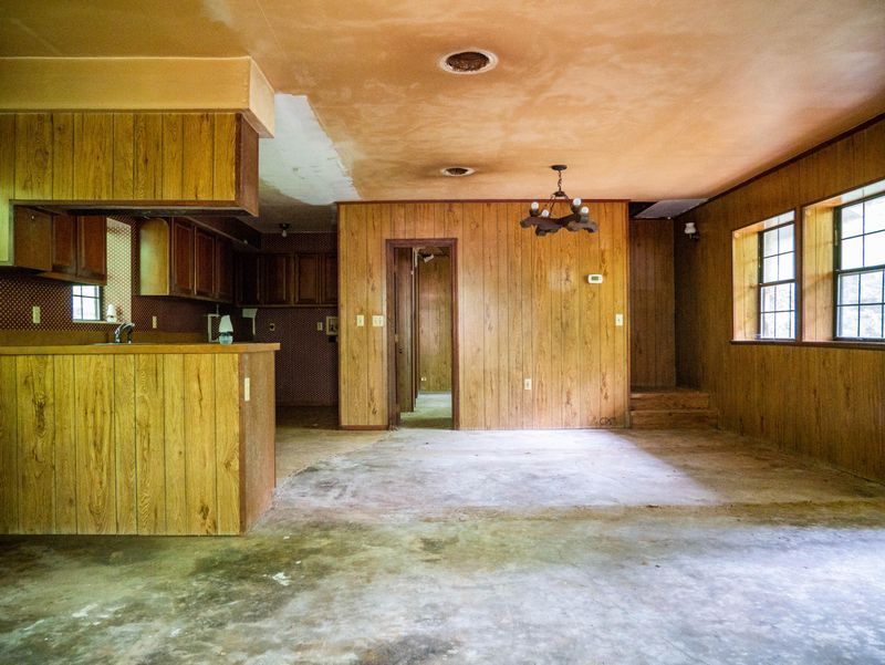 2224 Cove Creek Dr, Sevierville, TN 37862