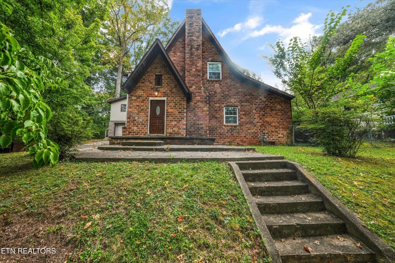 2224 Fisher Pl, Knoxville, TN 37920