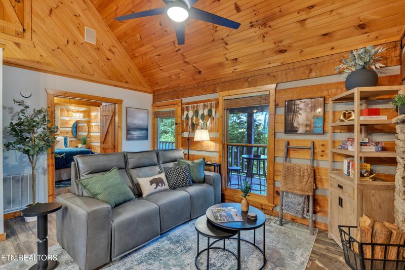 2224 Hidden Mountain Rd, Sevierville, TN 37876