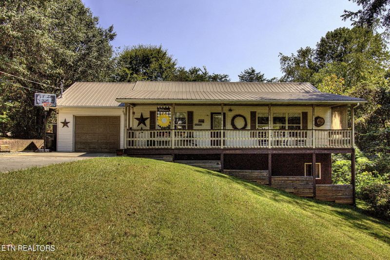 2224 Island Blvd, Sevierville, TN 37876