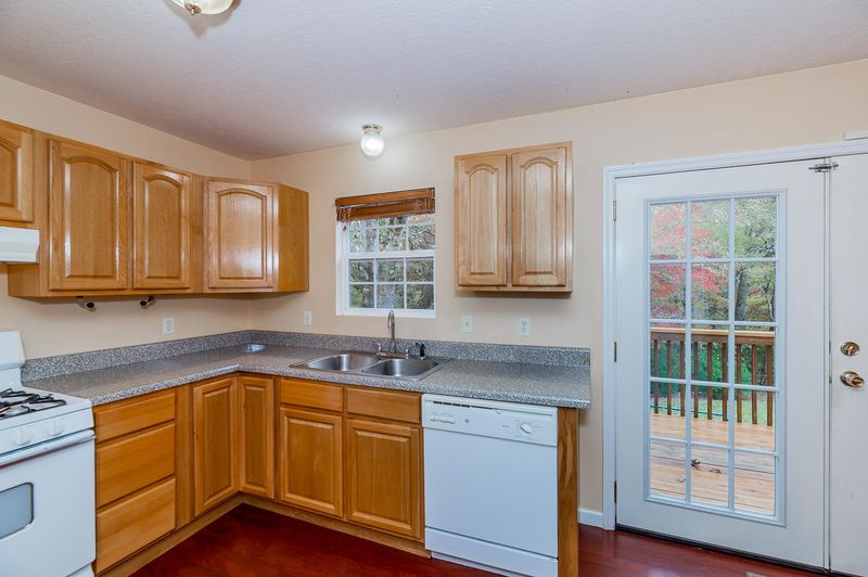 2224 Roundtree Rd, Knoxville, TN 37923