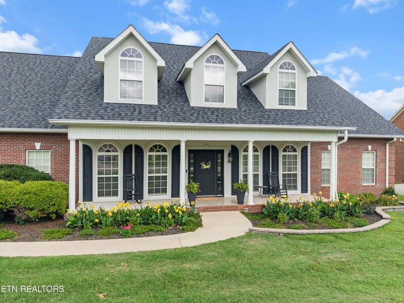 2225 Monticello Dr, Maryville, TN 37803