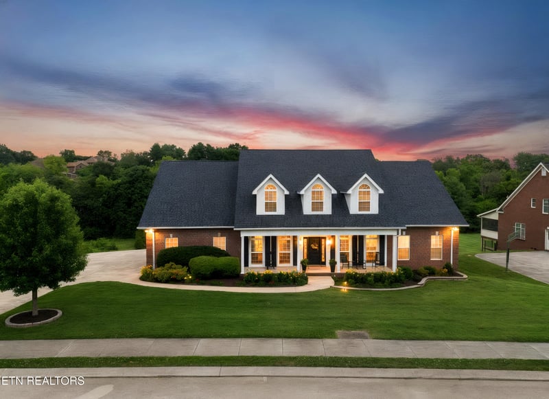 2225 Monticello Dr, Maryville, TN 37803