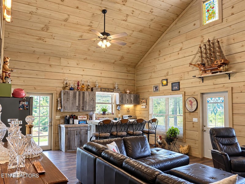 2225 Winona Rd, Huntsville, TN 37756