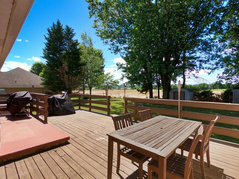 2227 Collins St, Morristown, TN 37814