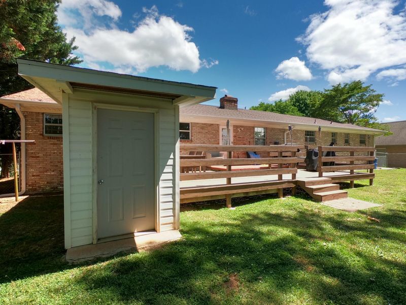2227 Collins St, Morristown, TN 37814