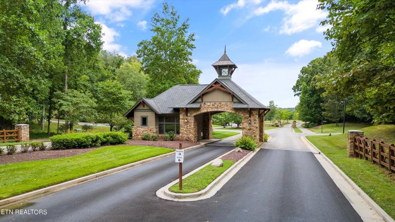 2228 Black Bear Cir, Loudon, TN 37774