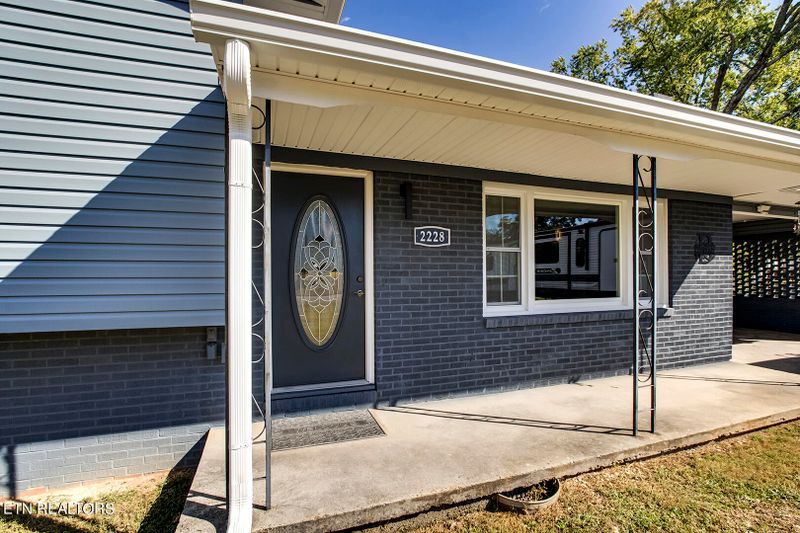 2228 Cavalcade Rd, Knoxville, TN 37912
